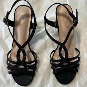 De Blossom Elegant Black Strappy Sandals